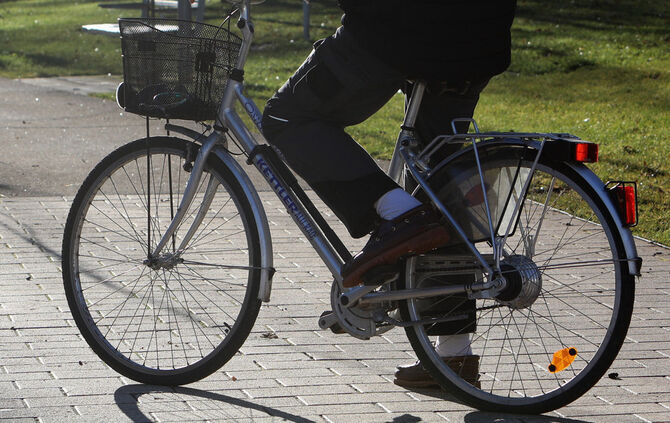 Radfahrer Fahrradfahrer Fahrrad Rad Symbol Symbolbild Symbolfoto