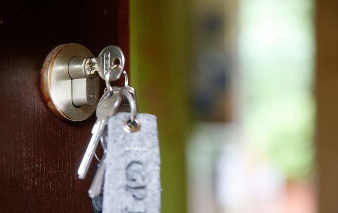 Wohnung Schlüssel Miete Vermieter symbol symbolbild symbolfoto