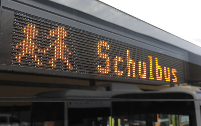 Schulbus Symbol Symbolfoto