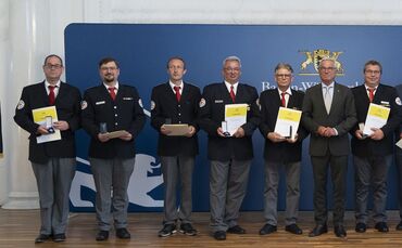 auszeichnung_fluthelfer_bevoelkerungsschutzeinsatzmedaille__innenministerium-baden-wurttemberg-leif-piechowski-a
