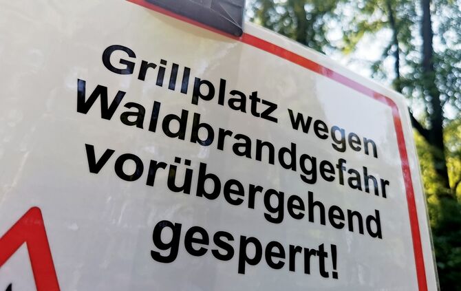 Grillverbot Grillplatz Winnenden Waldbrand Gefahr Feuer Grillen Symbolfoto Symbolbild Symbol