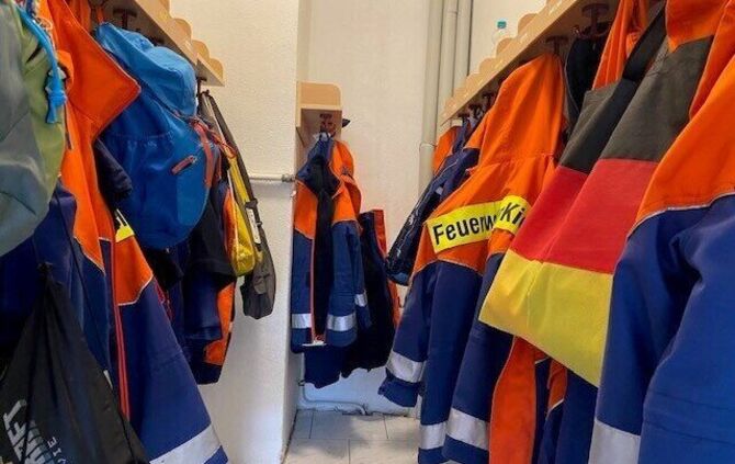 Garderobe der Kinderfeuerwehr