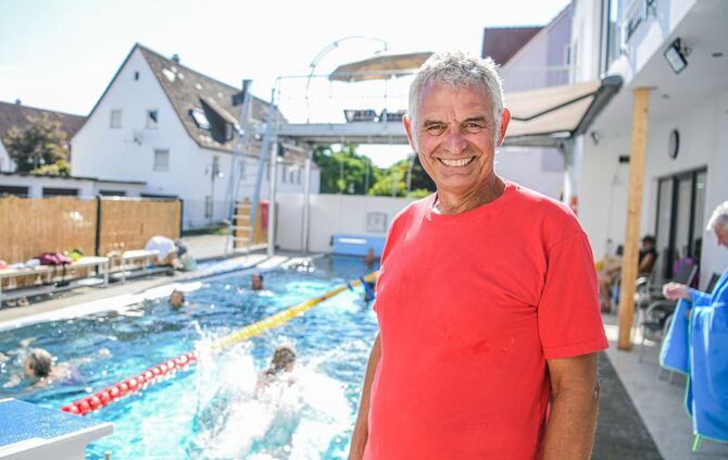 Freibad in Wohnsiedlung in Uhingen