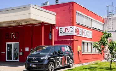 Firmengebäude Blind