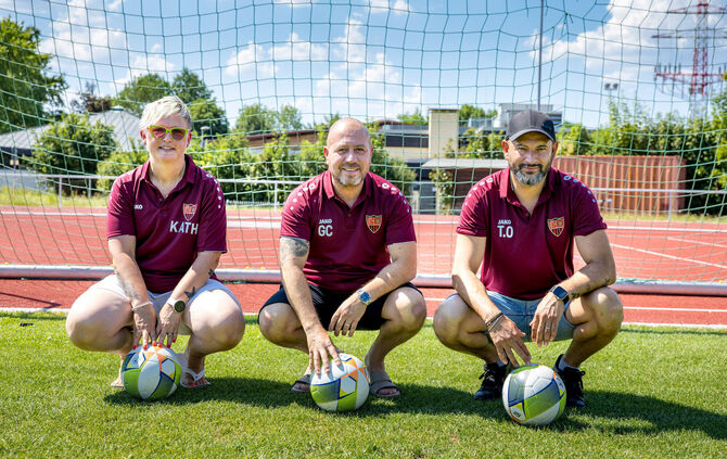 Die drei Vorstände des FC Winnenden e.V.: Katharina Strauß (Öffentliches), Giuseppe Cosentino (Vorsitzender) und Osman Toker (Sp