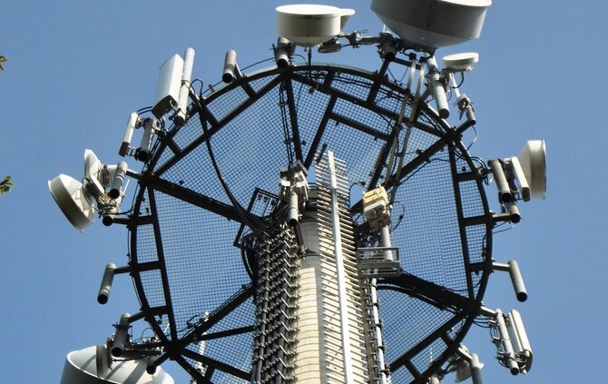 vodafone funkturm beim kreisverkehr ebnisee wird erweitert