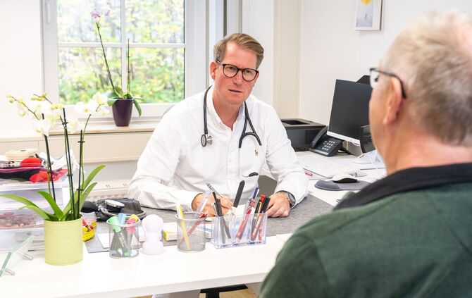 Patient in einer Hausarztpraxis