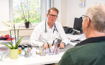 Patient in einer Hausarztpraxis