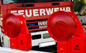 Feuerwehr Blaulicht Brand Symbol Symbolfoto