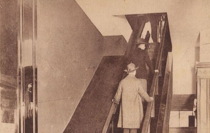 Erste deutsche Rolltreppe im Kölner Kaufhaus Tietz