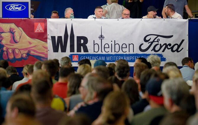 Mitarbeiterversammlung bei den Kölner Ford-Werken