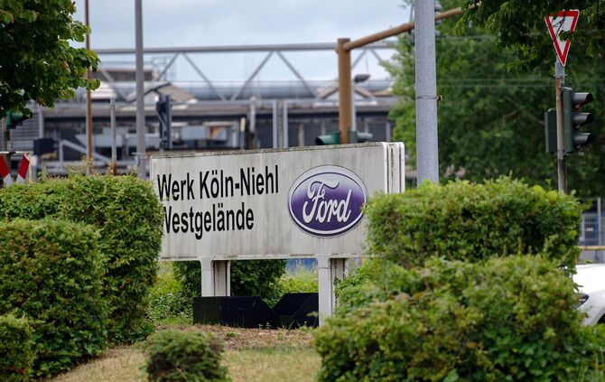 Mitarbeiterversammlung bei den Kölner Ford-Werken