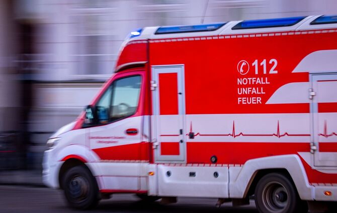 Rettungswagen mit Blaulicht