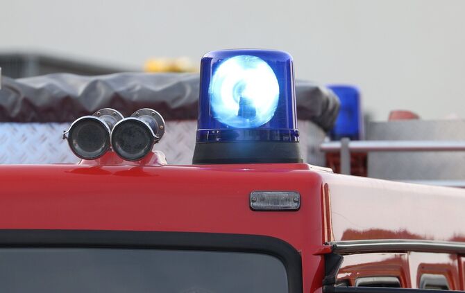 Feuerwehr Blaulicht Feuerwehrauto Brand Feuer Symbolbild Symbol Symbolfoto