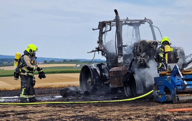 Brand Traktor Weiler zum Stein