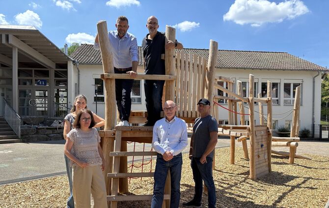 2025_07_14_pm_wiederherstellung-spielplatz-schulhof-steinach