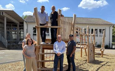 2025_07_14_pm_wiederherstellung-spielplatz-schulhof-steinach