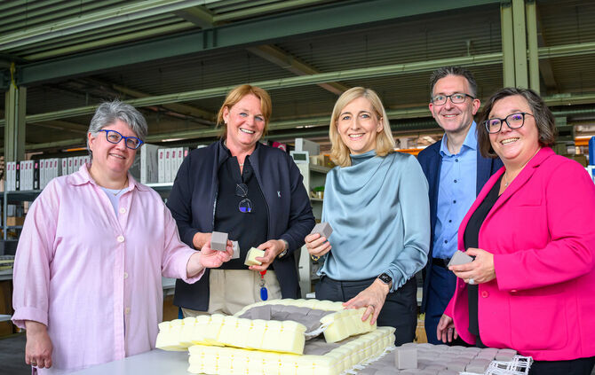 Gruppenbild mit Nina Warken