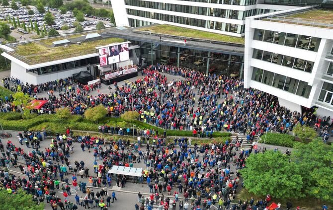 Protest von ZF-Betriebsrat gegen weitere Sparmaßnahmen