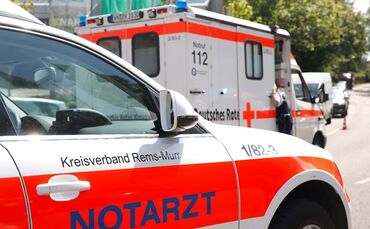 Blaulicht Krankenwagen Notarzt 112 Rettungswagen Unfall Blaulicht Symbol Symbolbild Symbolfoto