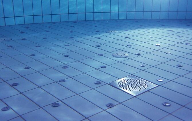 Symbol Symbolbild Whirlpool Schwimmbad Becken