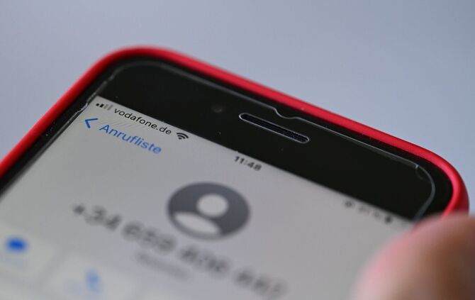 Vodafone-Handy mit Betrugsnummer
