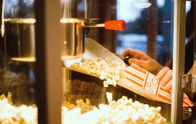 Symbolbild Kino Popcorn Filme