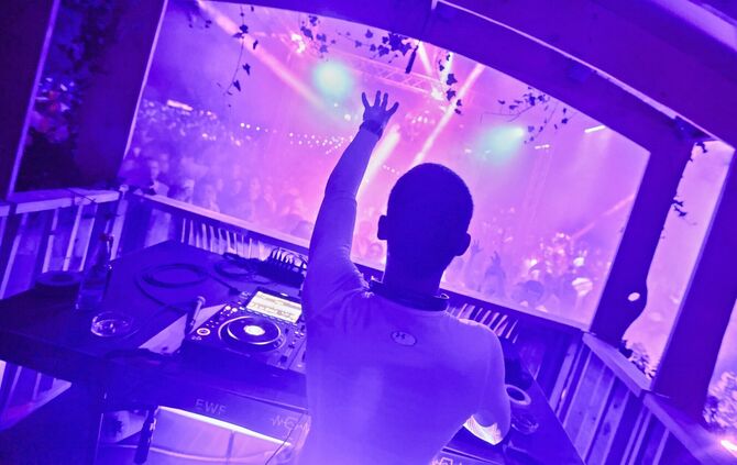 Electric-Wine-Festival