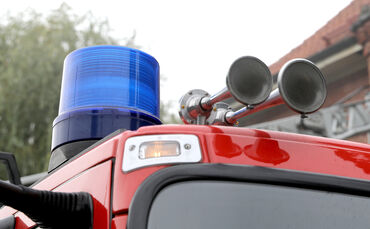 Feuerwehr Blaulicht Brand Sirene Symbolfoto
