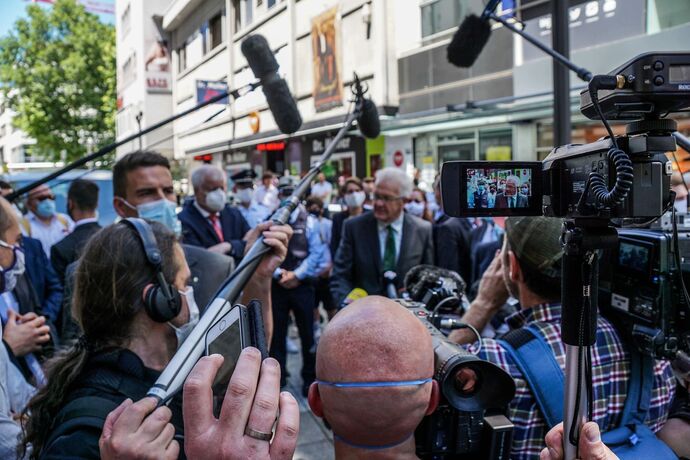 Stuttgart: Nach den Krawallen am Wochenende Bundesinnenminister Seehofer macht sich ein Bild vor Ort