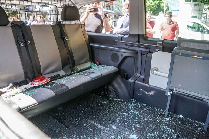 Stuttgart: Nach den Krawallen am Wochenende Bundesinnenminister Seehofer macht sich ein Bild vor Ort