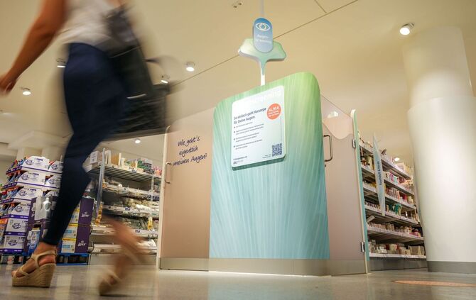 Drogeriemarktkette dm bietet Gesundheitsdienstleistungen an.