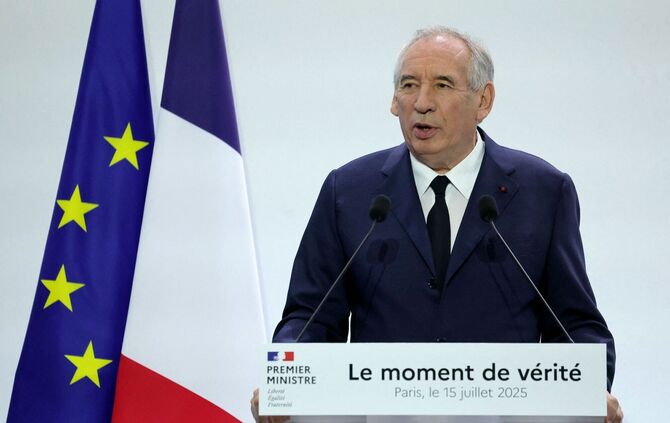 Frankreich droht Regierungssturz - Sorge um Schulden wächst