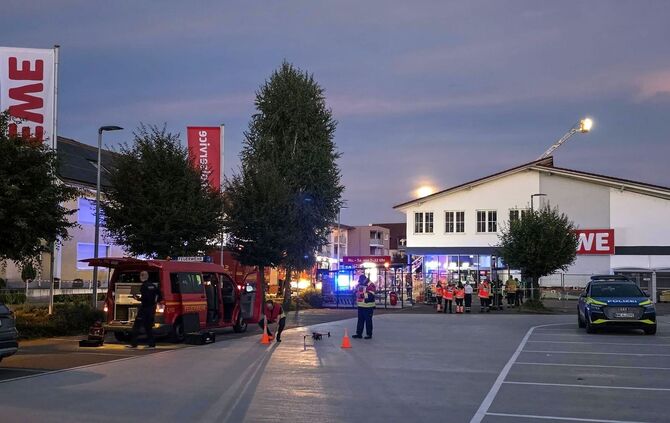Zwei Schwerverletzte bei Einsturz von Supermarktdach