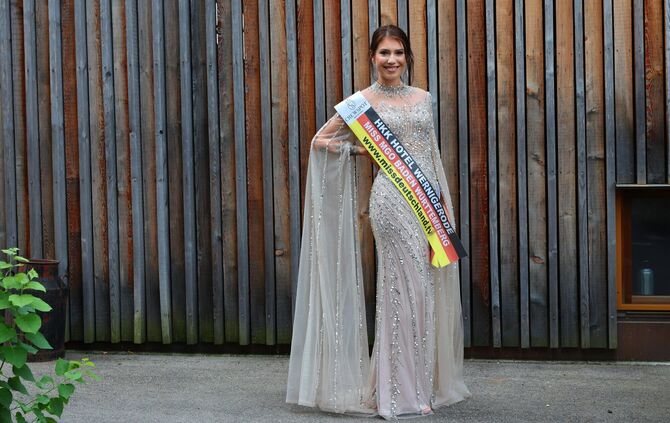 Miss Rasheed Schönheitskönigin Juliane Rasheed aus Remshalden: Wahl zur Miss ...
