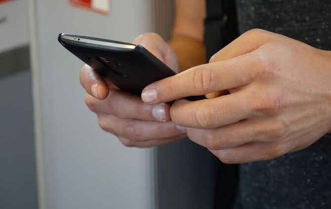 smartphone whattsapp chatten handy sms symbol gruppenchat_0