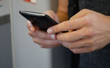smartphone whattsapp chatten handy sms symbol gruppenchat_0