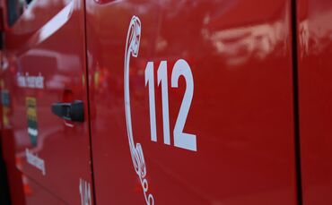 Blaulicht Feuerwehr Feuerwehrauto 112 Einsatz Feuerwehreinsatz Symbolfoto