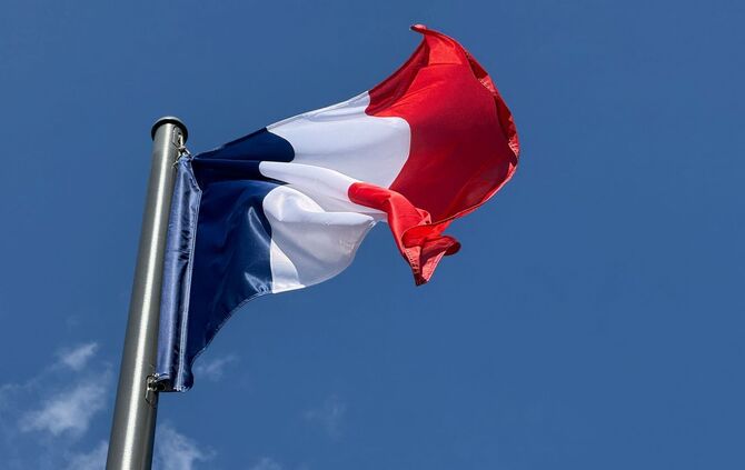Die Trikolore weht in Paris