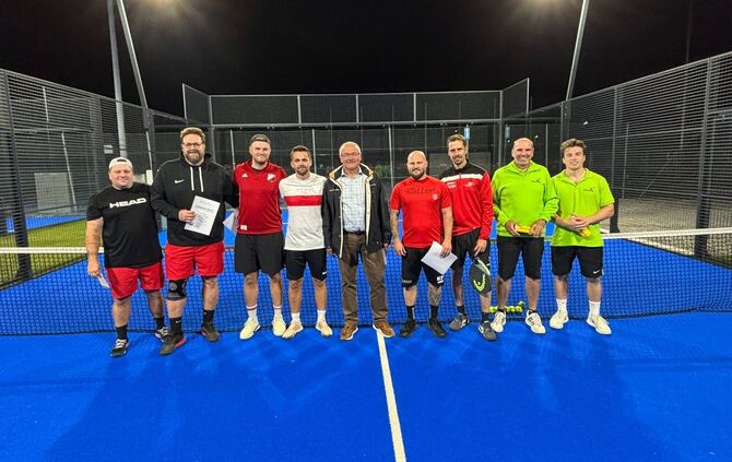 siegerehrung-padel-turisten-vs-big-mets-bigger