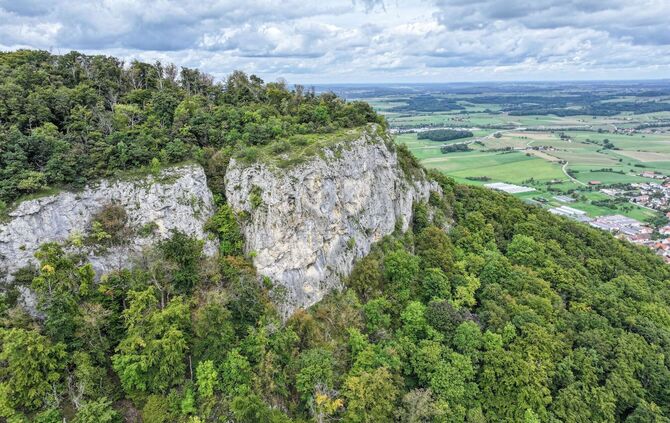 Mann überlebt 60-Meter-Felsensturz am Rosenstein