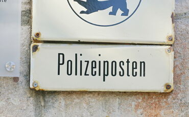 polizei-symbol-polizeiposten