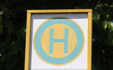 Bushaltestelle Haltestelle Schild Symbol Symbolbild symbolfoto