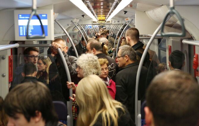 GDL Streik S-Bahn Überfüllt da nur Stundentakt und Chaos beim Schleichverkehr Bahn streik