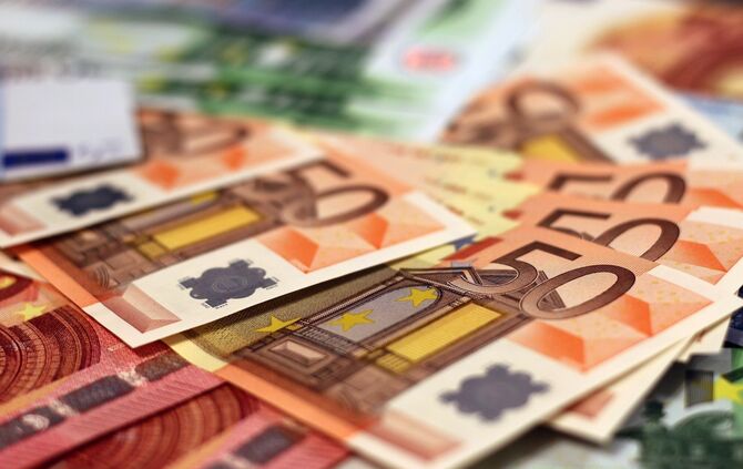 Geld Geldscheine Bargeld Symbol Symbolbild Symbolfoto