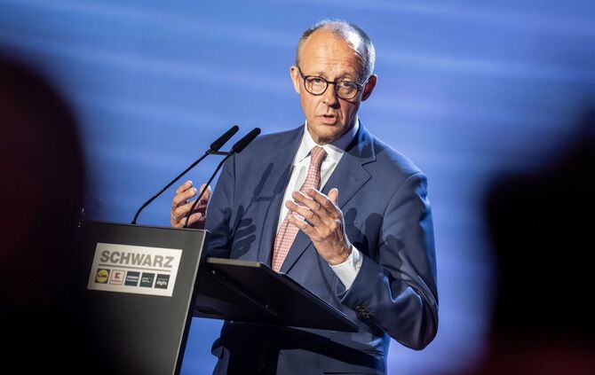 Kanzler Merz beim Schwarz Ecosystem Summit
