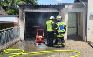 Brand in Garage, Nordhaldenstr., Weinstadt-Beutelsbach, 25.06.2020.