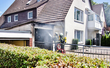 Brand in Garage, Nordhaldenstr., Weinstadt-Beutelsbach, 25.06.2020.