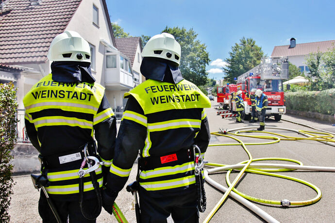 Brand in Garage, Nordhaldenstr., Weinstadt-Beutelsbach, 25.06.2020.