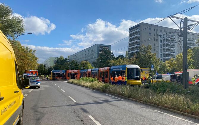 Verletzte bei Unfall nahe Alexanderplatz